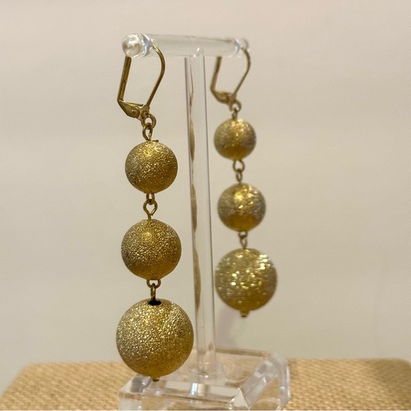 Necklace & Earring set- Brushed gold w/ multiple red acrylic beads - Picture 11 of 12